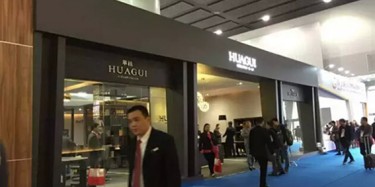 老板，我們也該換換了！廣州辦公家具展開(kāi)幕@BOSS